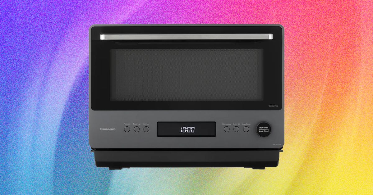Micro-ondas Panasonic NN-SF57RM com seu painel minimalista e interior espaçoso, sem prato giratório
